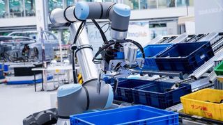 Robominds zeigt auf der Automatica, wie sich Roboter mit hochperformanten Steuerungen und Bildverarbeitungssystemen für KI-Anwendungen aufrüsten lassen. (Robominds)