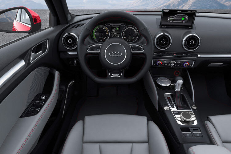Der Innenraum unterscheidet sich kaum vom regulären A3. (Foto Audi)