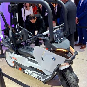 Ob er Serienchancen hat? Der Vision CE kann dank seiner Sensoren von allein stehen.(Bild:  Rudolf Huber/SP-X)