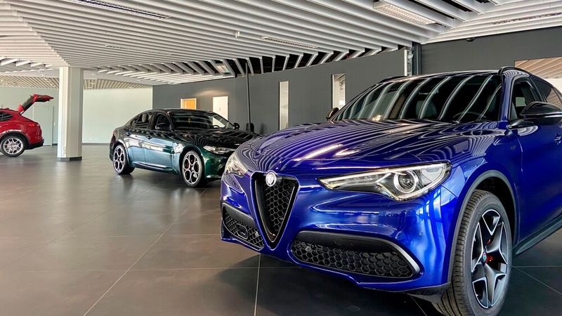 Der Alfa-Romeo-Showroom von Moll in Köln-Ehrenfeld.  (Bild: Moll Automobile)