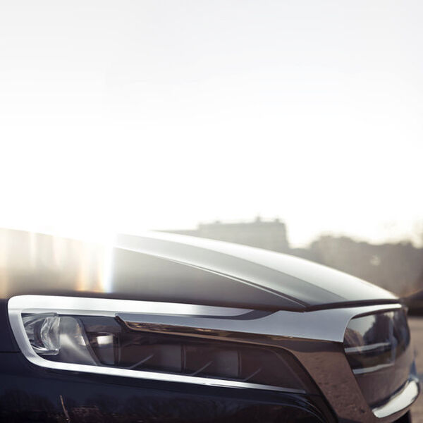 Das Tagfahrlicht ist in die Außenseiten der Scheinwerfer integriert. (Citroën)