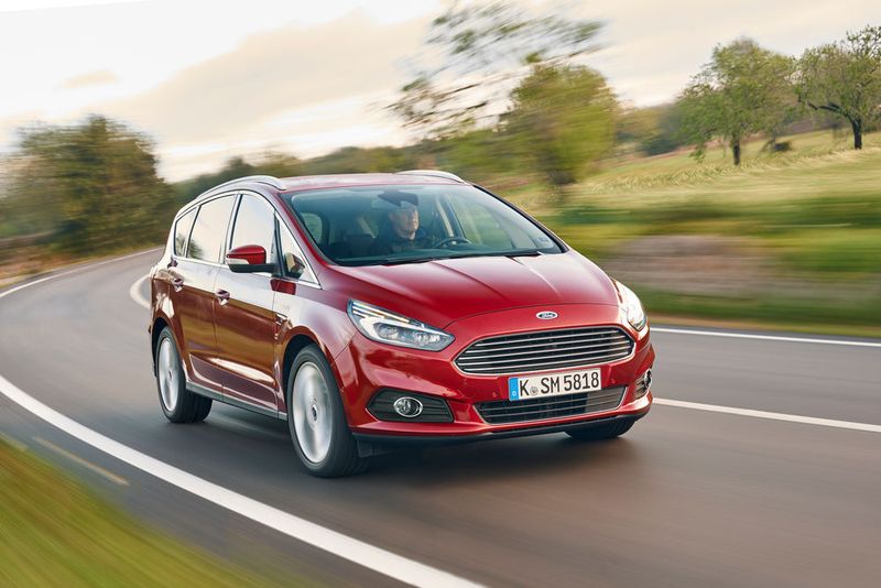 Sieger im Segment Vans: der Ford S-Max 2.0 TDCI 88kW. Seinen Restwert beziffern die Autoren im Jahr 2020 auf 15.096 Euro, das entspricht 48 Prozent vom Neupreis. (Ford)