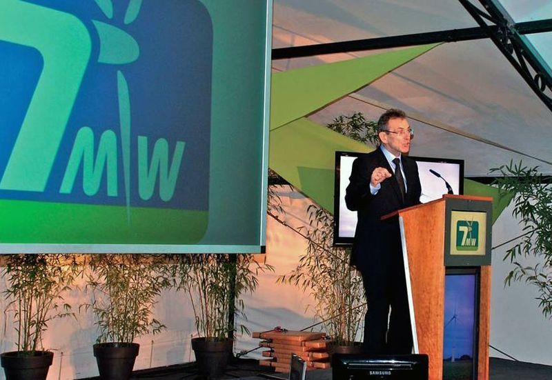EU-Energiekommissar Andris Piebalgs als Gast bei der Einweihungsfeier des Windparkbetreibers WindVision in Estiennes. Bild: Enercon (Archiv: Vogel Business Media)