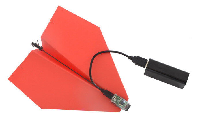 Aufgeladen werden Antrieb und Fernsteuerung über eine Micro-USB-Schnittstelle (PowerUp)