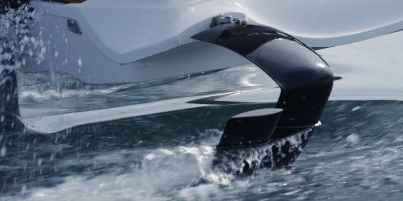 Zum Abheben – das elektrische Tragflächenboot Quadrofoil (Quadrofoil)