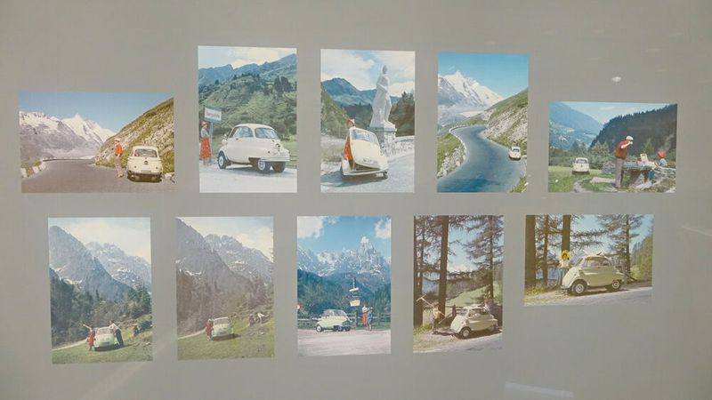 Klein, aber mein: Mit der Isetta ging es nur wenige Jahre nach dem Krieg bereits in den Süden, wie man sieht. (Bild: Dominsky – VCG)