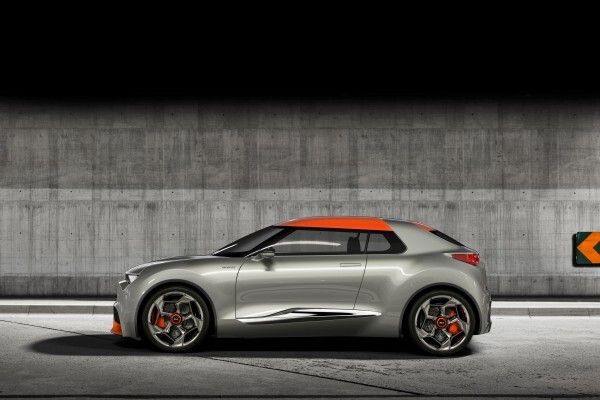 Der KIA provo: Das Coupé-ähnliche Schrägheckmodell wird angetrieben von einem Hybridsystem aus Turbobenziner und Elektromotor mit einer Gesamtleistung von 183 kW (Bild: KIA)
