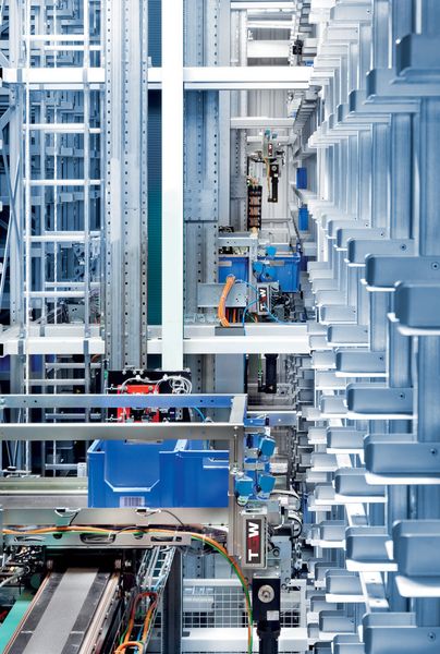 Durch das neue Puffersystem konnten die Belastungen der Böllhoff-Mitarbeiter deutlich reduziert werden. (Bild: TGW)