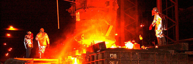 „Foundry“ bezeichnet im Englischen eine Metallgießerei, eine Art „Werkstatt“ der Stahlindustrie.