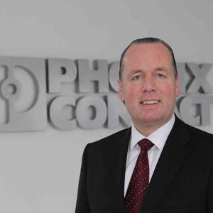 Ab 1. Januar 2015 wird Frank Stührenberg, Geschäftsführer Vertrieb, Vorsitzender der Geschäftsführung der Phoenix Contact GmbH & Co KG. Er übernimmt damit das Amt sowie die Aufgaben, die bisher Klaus Eisert als geschäftsführender Gesellschafter innehatte.