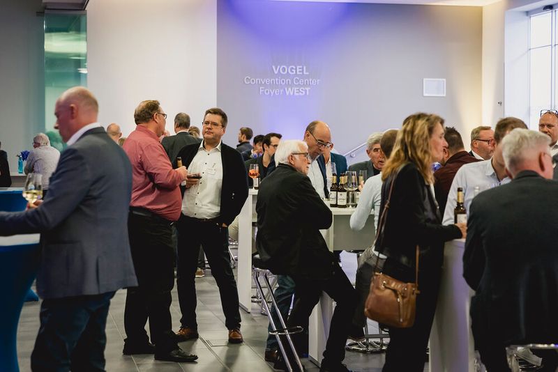 Das Dinner schafft Raum für den Austausch zwischen Forschung und Anwendung. (Bild: Stefan Bausewein)