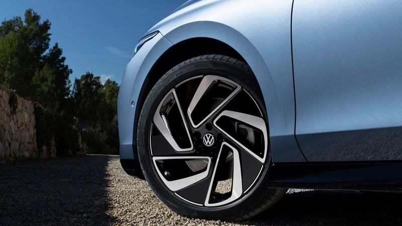 Im Jahr 2025 wurden weltweit deutlich mehr E-Autos verkauft.(Bild:  Volkswagen)