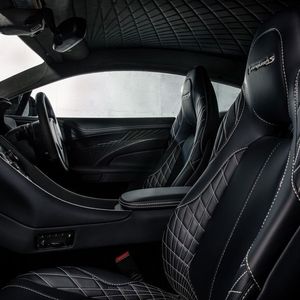 (Aston Martin)