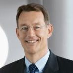 Titel, Name: Michael Heinz Geburtsjahr, -ort: 1964 in Mannheim  Funktion: Mitglied des Vorstands  Firma: BASF SE  Ausbildung: 1984 – 1987 Ausbildung zum Industriekaufmann und Wirtschaftsassistenten an der Fachhochschule Ludwigshafen 2000 Master of Business Administration an der Duke University, North Carolina/USA  Berufliche Laufbahn: 1984 Eintritt in die BASF AG 1986 Marketing Manager in der Feinchemie in der BASF AG 1989 Produktmanager in der Feinchemie bei der Tochtergesellschaft BASF Corporation 1995 Manager Reporting and Controlling, Consumer Products and Life Science, BASF Corporaton in Parsippany New Jersey/USA 1996 General Manager der BASF Ecuatoriana S. A. in Quito/Ecuador 1997 Director Marketing Crop Protection, BASF Corporation, Research Triangle Park in North Carolina/USA 1999 Präsident und General Manager der BASF de México S. A. sowie der BASF Zentralamerika und Karibik in Mexiko-Stadt/Mexiko 2002 Group Vice President für Globales Strategisches Marketing, Unternehmensbereich Agricultural Products in Mount Olive, New Jersey/USA (seit 2004 Limburgerhof)  2005 Präsident des Unternehmensbereichs Agricultural Products (seit 2008 Crop Protection) bei der BASF AG  2009 Chief Executive Officer und Integrationsleiter bei der Tochtergesellschaft Ciba AG, Basel/Schweiz 2010 Integrationsleiter bei der Tochtergesellschaft Cognis GmbH 2011 Mitglied des Vorstands der BASF SE, verantwortlich für die Bereiche Dispersions & Pigments, Care Chemicals, Nutrition & Health, Paper Chemicals, Performance Chemicals, Advanced Materials & Systems Research und Perspectives (Bild: BASF)