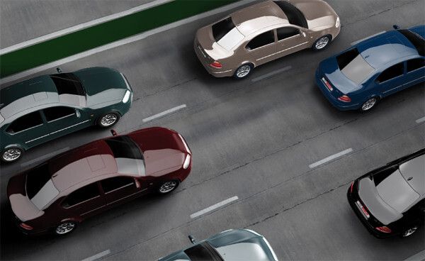 Stauassistent bis 60 km/h: Im Stau oder bei stockendem Verkehr unter 60 km/h übernimmt das System auf Wunsch des Fahrers Bremsen, Gasgeben und Lenken. Löst sich der Stau auf und der Verkehr kommt wieder in Fahrt, übergibt das System an den Fahrer zurück. Das System kann jederzeit übersteuert oder abgeschaltet werden. (Bosch)