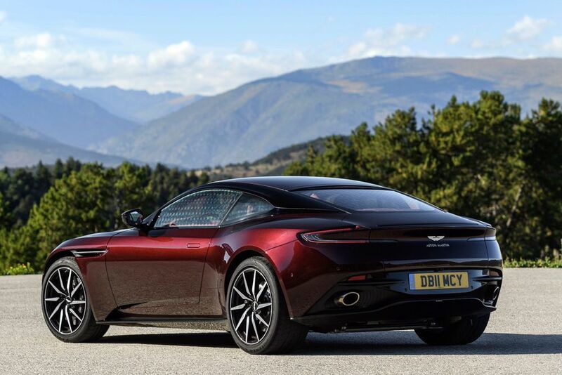 Mit V8-Antrieb müssen Käufer 21.000 Euro mehr zahlen, als für die V12-Variante. Der Basispreis des DB 11  liegt bei 184.000 Euro. (Aston Martin)