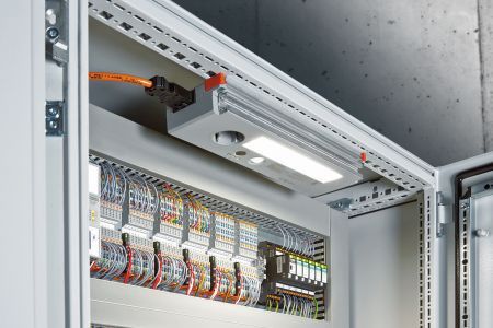 Bild 3: Die PLD-Schaltschrankleuchte der 600er Klasse. ( Phoenix Contact)