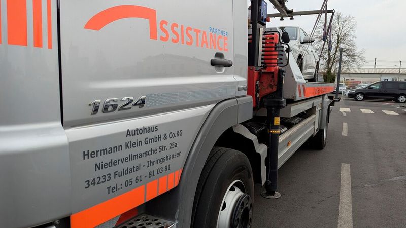 Neben der „silbernen Flotte“ – der Volkswagen-Assistance –, betreibt Klein auch eine „gelbe Flotte“ für die Pannendienste der Automobilklubs. (Bild: Rosenow – VCG)