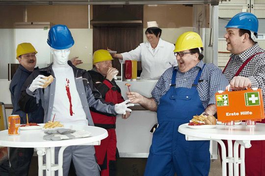 Schnell verbunden: Das Angebot für die Erste-Hilfe reicht vom Koffer mit Inhalt nach DIN 13157 bis zum „Quick-Fix-Pflasterset“ für den mobilen Einsatz. (Archiv: Vogel Business Media)