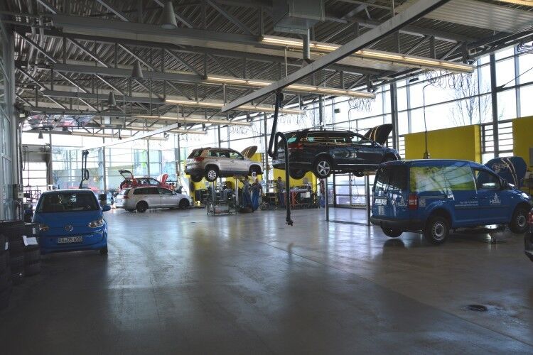 Die Werkstatt des Volkswagen-Zentrums Kempten stemmt rund 14.000 Durchläufe in einem Jahr. (Foto: Achter)