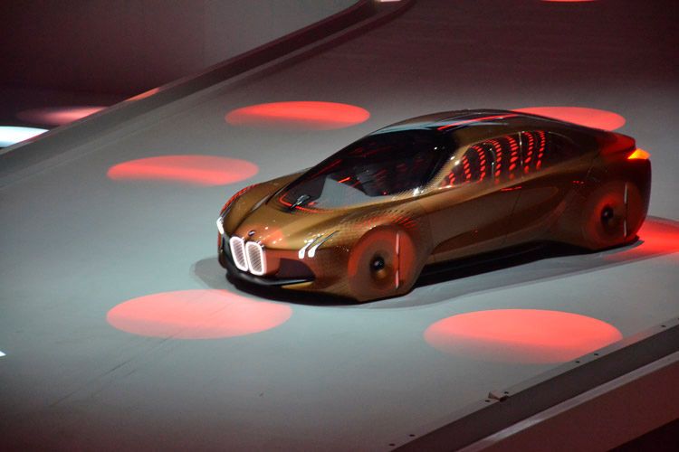 BMW Vision – das ganz besondere Geburtstagsgeschenk des Konzerns für alle BMW-Fans. (Foto: Michel)