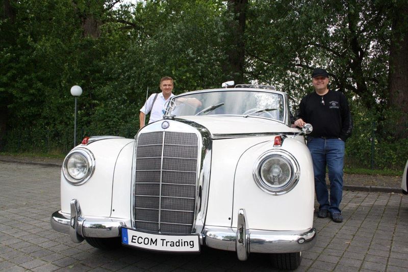 Michael Christlmaier und Martin Kugler haben sich für den „Weißen Riesen“ entschieden: Der Mercedes 300 Cabrio D (Ecom)