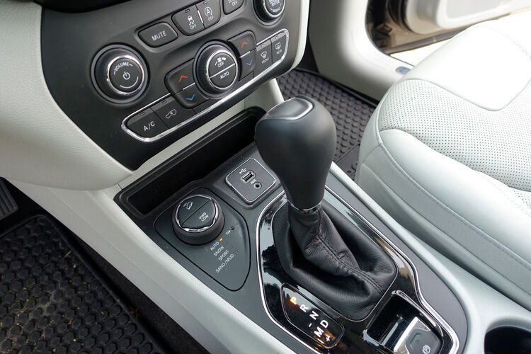 Der Allradantrieb „Active II“ arbeitet automatisch und beinhaltet zusätzlich eine Geländeruntersetzung, ist also etwas für echte Offroad-Nutzer. (Achter/»kfz-betrieb«)