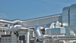 Modulare Filteranlagen bilden die Basis für eine maßgeschneiderte Absaugtechnk. Sie kombinieren höchste Absaugleistungen mit einem minimalen Energieverbrauch.  (Bild: Esta)