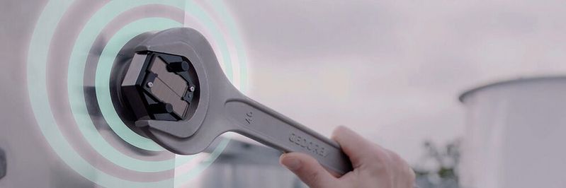 Bei der intelligenten Schraubverbindung handelt es sich um ein vollintegriertes, energieautarkes IoT-Device zur Bestimmung der Vorspannkraft.(Bild:  Fraunhofer)