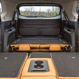 Das Kofferraumvolumen ist mit 585 Litern für den Fünfsitzer angegeben und liegt damit um 20 Liter über dem Niveau des Vorgängers. (Bild:  Nissan)