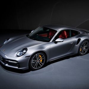 (Porsche)