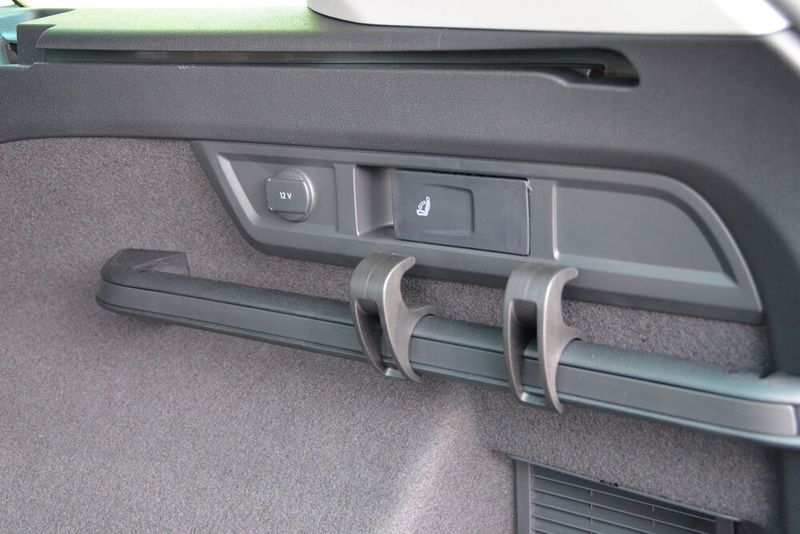 ... damit sich Gepäck sicher und praktisch für die Einkaufsfahrt und den Urlaub gleichermaßen verstauen lässt. (Bild: Schweitzer/»kfz-betrieb«)