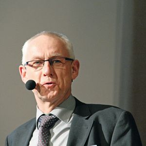 „Eigentlich ist alles kaltwalzplattierbar“, sagt Dr. Lutz Hofmann, Leiter Produktionstechnologie und Entwicklung der Wickeder Group, auch wenn man sich bei einigen Kombinationen die Einschränkungen „genauer ansehen muss“.(Bild:  Itasse)