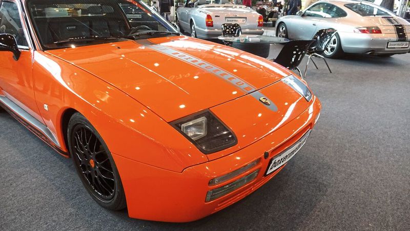 Von Vorne sieht er aus wie ein fast normaler Porsche 944... (Bild: Dominsky –  »kfz-betrieb«)