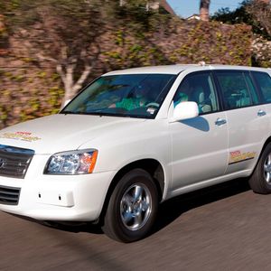 Der Toyota FCHV-adv erreicht mit einer Tankfüllung eine Reichweite von 830 km