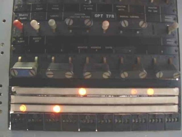 Die Schaltzentrale des WITCH während der Restaurierungsarbeiten 2010 (Bild: TNMOC)