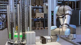 Um Mitarbeiter in der Kleinteilemontage zu entlasten, entschied sich Item für den Einsatz eines Cobots, von der Belegschaft Cobra20 getauft. (Bild: Item)