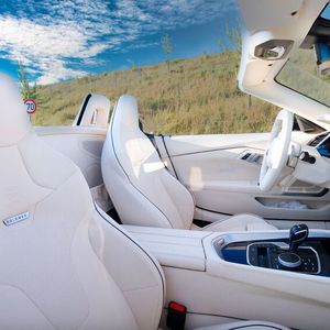 Während die technische Machbarkeit und die Zulassungsfähigkeit die äußere Gestaltung einschränken, verspricht der Boldmen für die Innenausstattung verschiedene Materialien und Farben.(Bild:  Autoren-Union Mobilität/Wolfgang Schäffer)