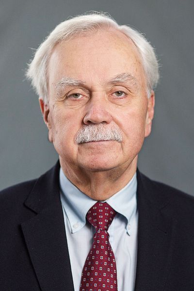 Dr. Johannes Ludewig, Vorsitzender des Nationalen Normenkontrollrates: Jedes Gesetz, das auf Bundesebene verabschiedet wird, bringt in der Umsetzung auch Vollzugsaufwand mit sich. Es sind in erster Linie die Kommunen und Länder, die durch solche Folgekosten belastet werden. Der Nationale Normenkontrollrat setzt sich deswegen mit besonderem Nachdruck für einen besseren Informationsaustausch zwischen Kommunen, Ländern und Bund hinsichtlich des Verwaltungsaufwandes bei der Umsetzung von Bundesgesetzen ein. Nur wenn wir ebenenübergreifend zu mehr Transparenz und für alle nachvollziehbaren Kostenschätzungen kommen, schaffen wir Regelungen, die bei Kommunen und Ländern unnötige Kosten vermeiden. (Foto: BearingPoint)