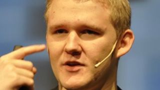 Keynote-Speaker Dominic Multerer: „Marketing muss Regeln brechen!“ (Foto: Richter)