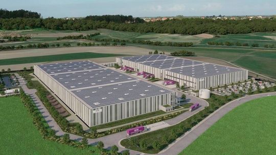 Müller – Die lila Logistik hat sich entschieden: Im mittelfränkischen Dombühl wird Ende 2026 der dann 25. Standort des Logistikdienstleisters seinen Betrieb aufnehmen.(Bild:  Müller)
