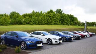 Von komfortabel bis sportlich: Der Jaguar XE präsentiert sich in den fünf Modelllinien Pure, Prestige, Portfolio, R-Sport und S. (Foto: Michel)