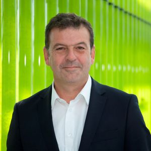 „Ecoduna setzt auf rasch wachsende Märkte wie Nahrungs- und Nahrungsergänzungsmittel, Kosmetik und Pharmazie aus Mikroalgen“, erläutert Managing Director Johann Karmel.