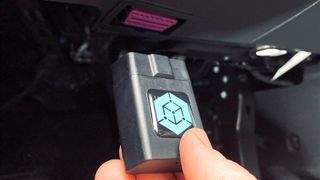 Mit dem DCoder von DC Connected können Werkstätten ihren Kunden auch dann helfen, wenn diese unterwegs sind. (DC Connected)