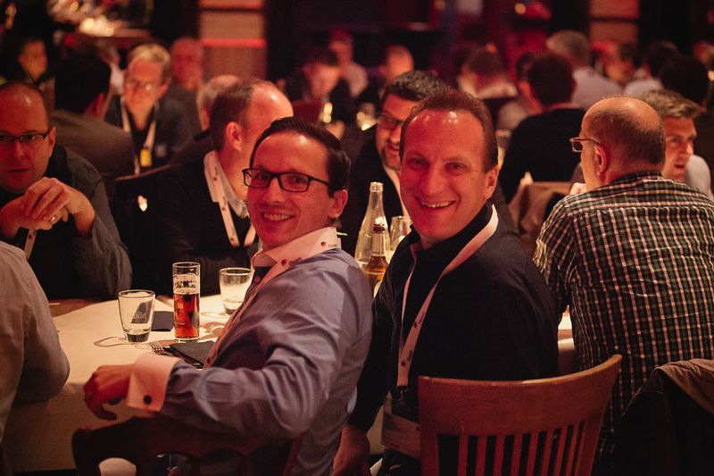 Vorfreude auf die kommenden Tagungstage zeigen die beiden iTeam Partner (v. l.) Michael Eberhardt (Münstermann GmbH) und Nils Oehmichen (dalatias). (Astrid Piethan)