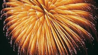 Es bedarf einer filigranen Planung der Supply-Chain, bevor am 31. Dezember die Silvesterraketen und -böller entzündet werden können. Bild: Comet Feuerwerk (Archiv: Vogel Business Media)