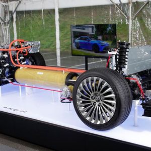 (Toyota)