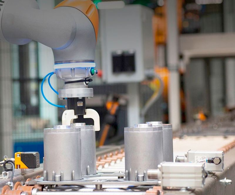 Blick in die Produktion von Voit Automotive: Der saarländische Autozulieferer wurde vom chinesischen Unternehmen Millison Technologies übernommen.(Bild:  Voit Automotive)