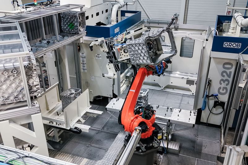 Mit den Produkten von Grob-NET4Industry behält die Böllinger Group zu jeder Zeit den kompletten Überblick über die Fertigungslinie.(Bild:  Grob-Werke)