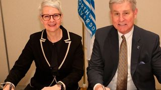 Partnerschaft steht: ZDK-Geschäftsführerin Birgit Behrens und Keith A. Pretty, Präsident der Northwood University. (Bild: Promotor)